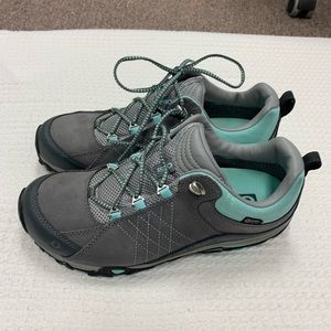 Women’s waterproof shoes/boots